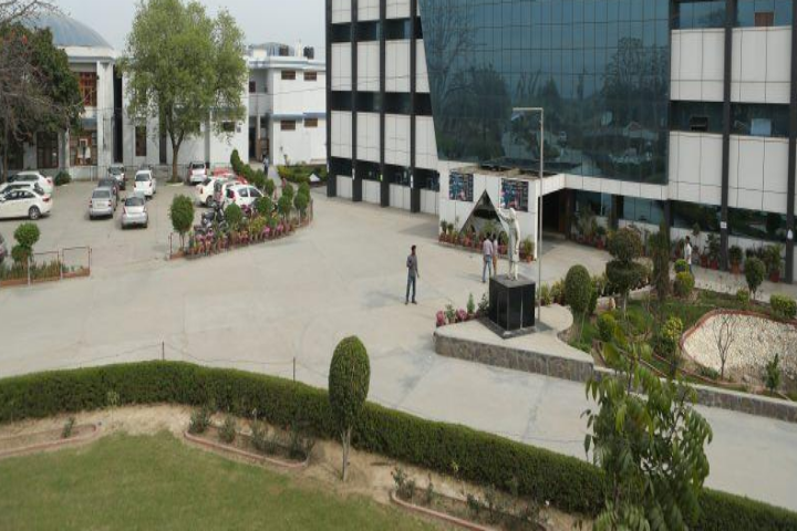 https://cache.careers360.mobi/media/colleges/social-media/media-gallery/3940/2019/4/2/Campus View of Lala Lajpat Rai Institute of Engineering and Technology Moga_Campus-view.png
